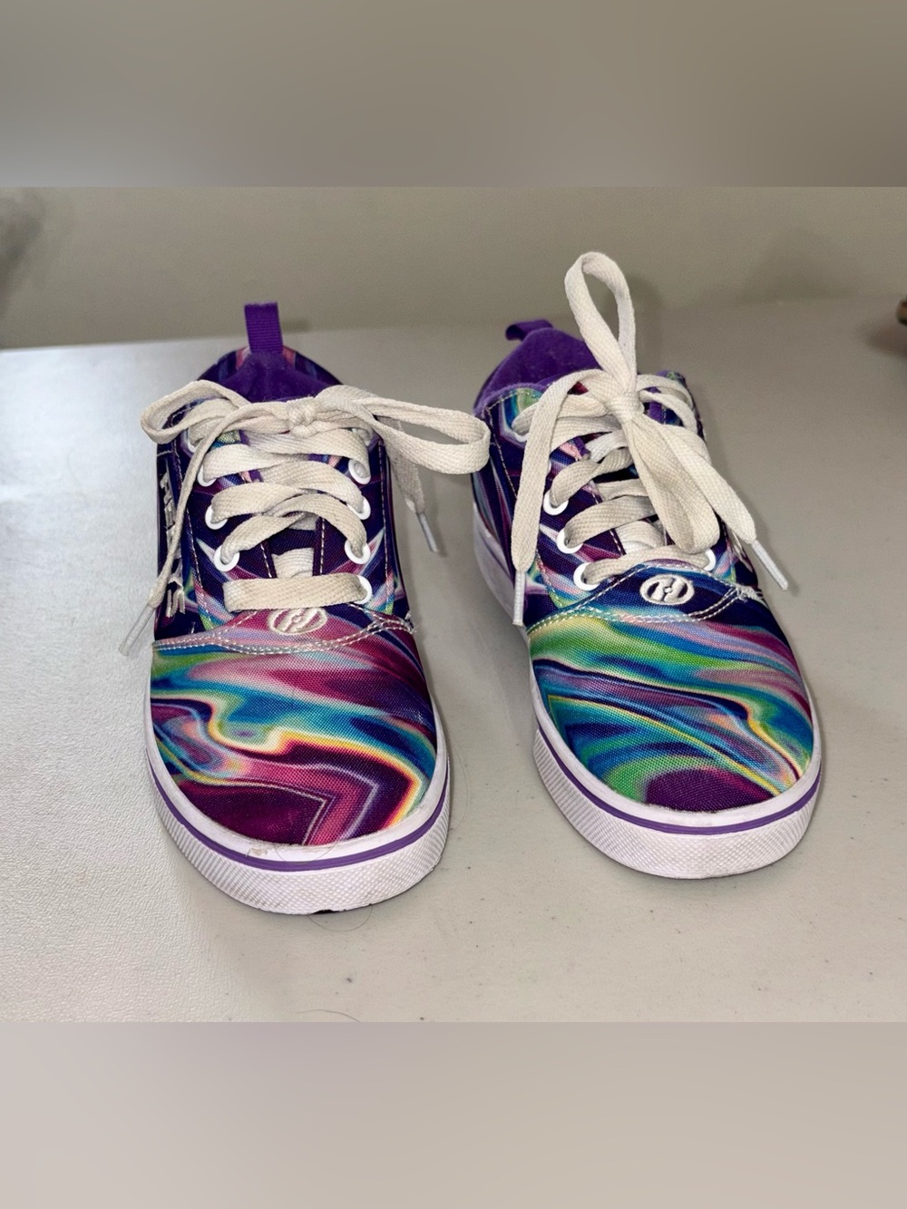 Heelys Girls Size 2 Multicolor Swirl Skate Sneakers